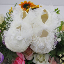 baby-girls-first-walkers-pink-flowers-lace-newborn-baby-shoes-soft-sole-2-colors-new BBL
