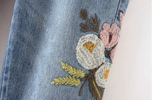 Harajuku Ripped Hole Flower Embroidery Denim Pants Woman Casual Jeans Femme Taille Haute Pantalon Pants Long Jeans Feminino