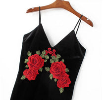 Sexy Red Rose Flower 3D Appliques Embroidery Spaghetti Strap Sheath Velvet Dress Vintage Woman Package Hips Dresses Black