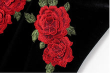 Sexy Red Rose Flower 3D Appliques Embroidery Spaghetti Strap Sheath Velvet Dress Vintage Woman Package Hips Dresses Black